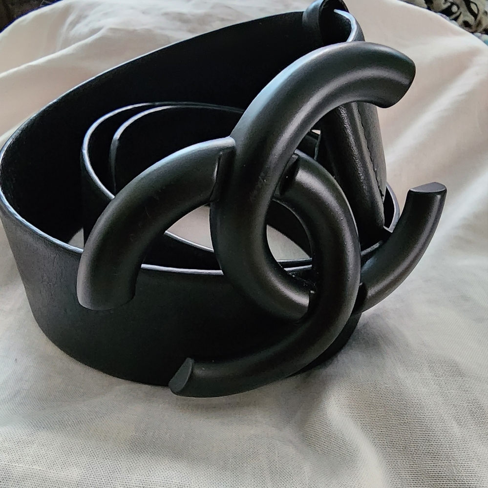 CHANEL Vintage CC Logo lambskin matte black Belt